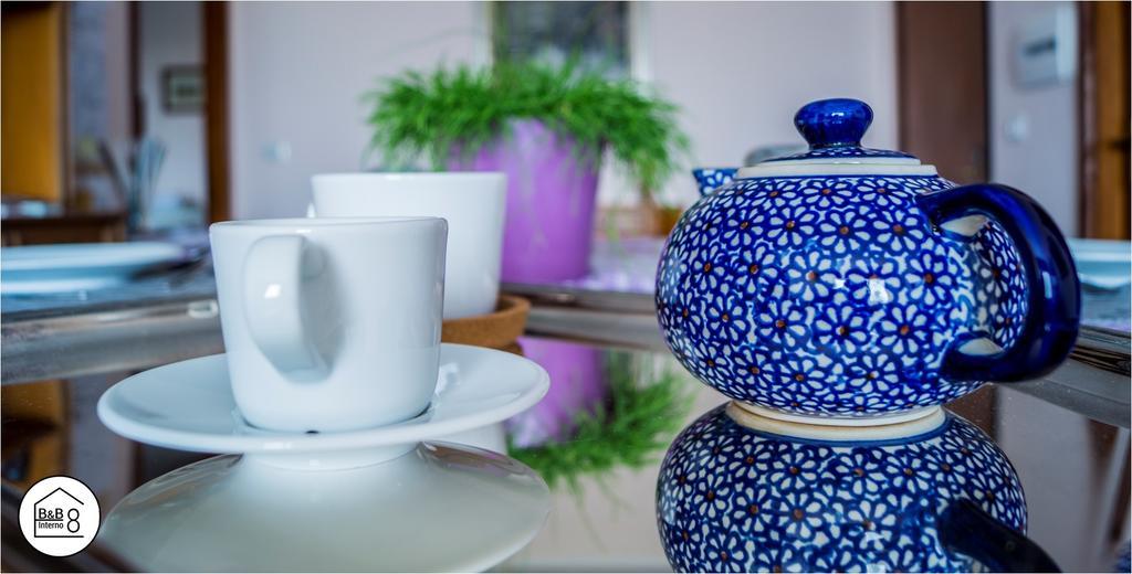 Couette-café Interno 8 *